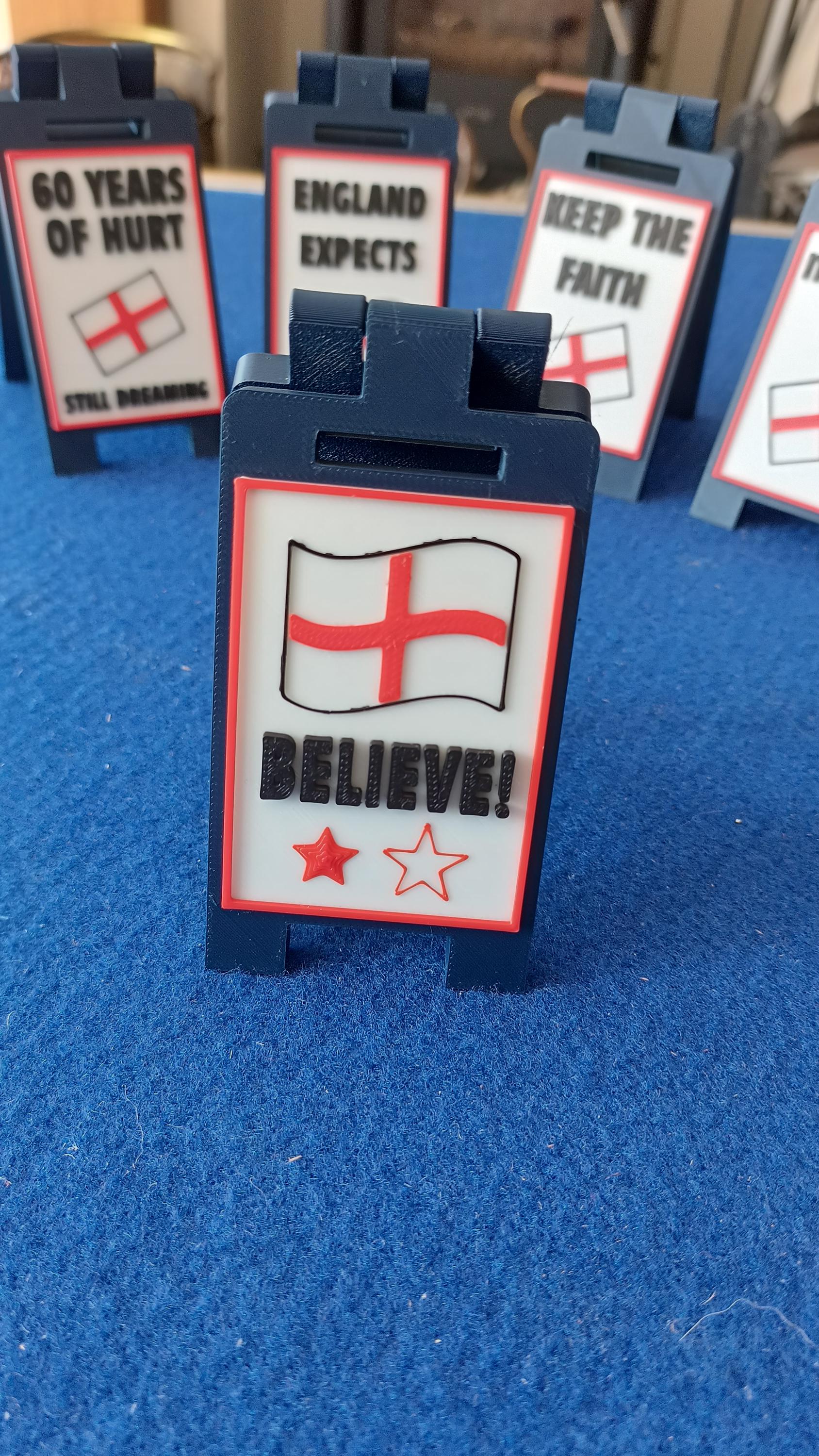 England Football World Cup 26 Mini Floor / Desk Signs 9cm