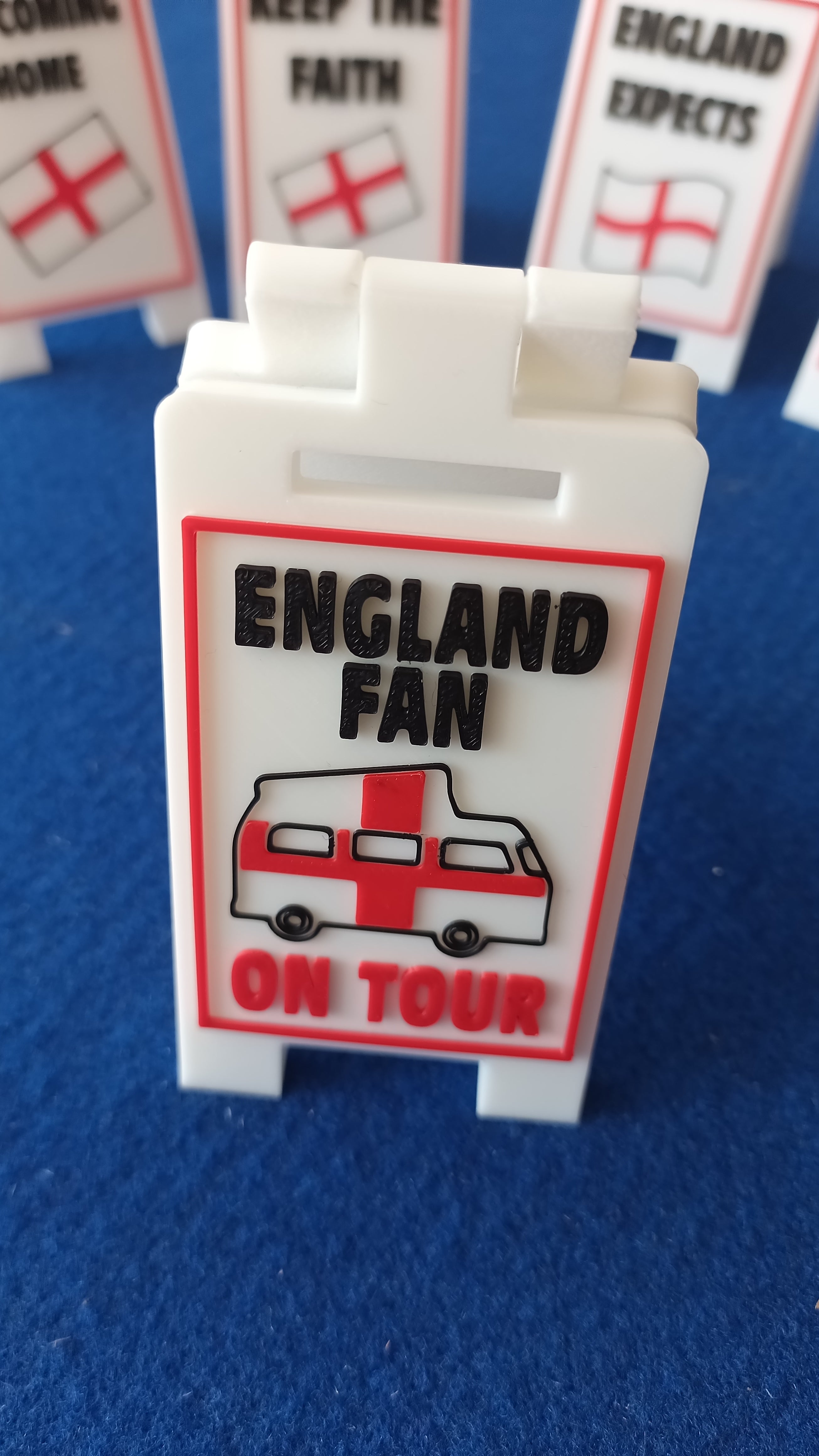 England Football World Cup 26 Mini Floor / Desk Signs 9cm