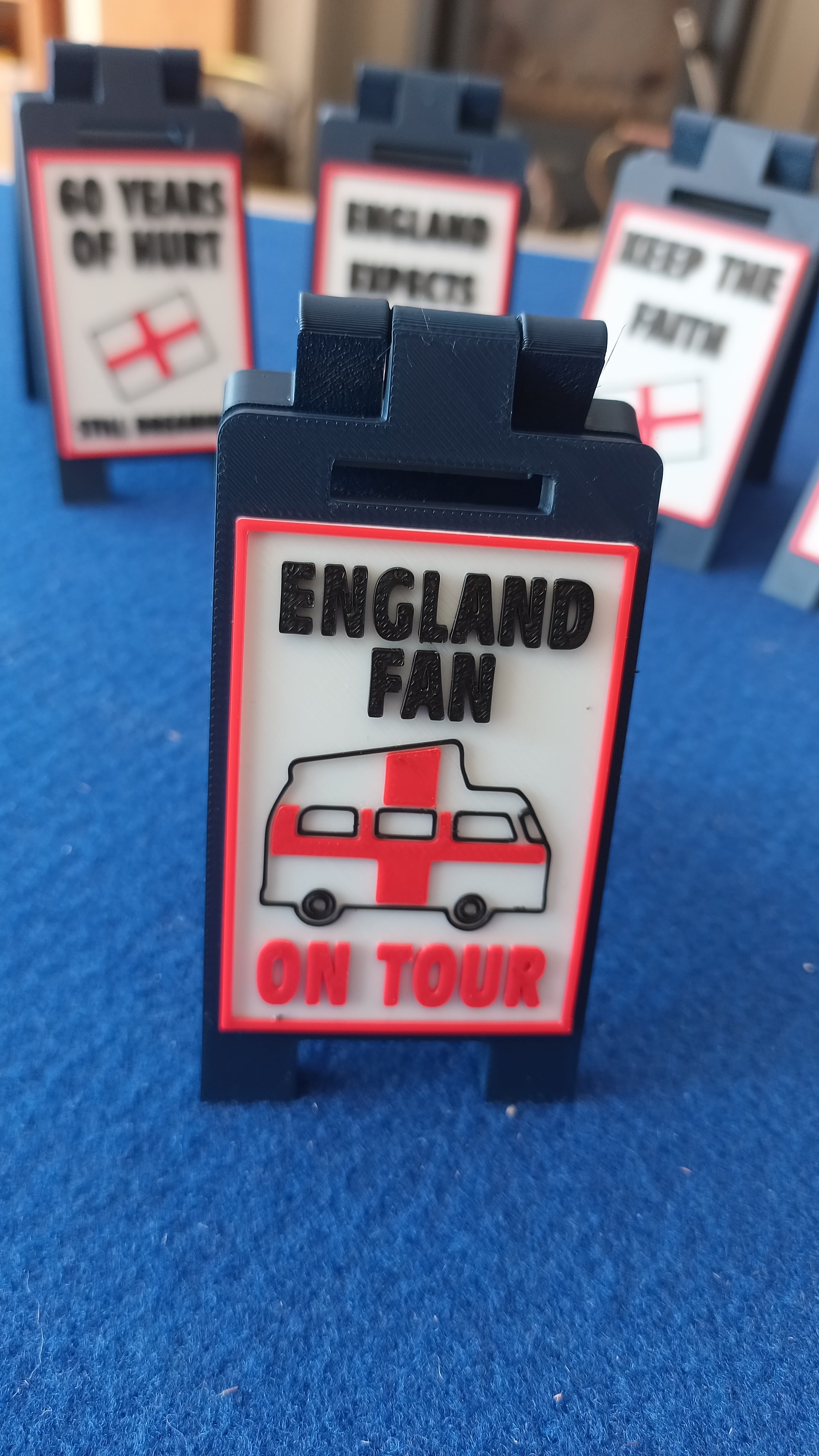 England Football World Cup 26 Mini Floor / Desk Signs 9cm