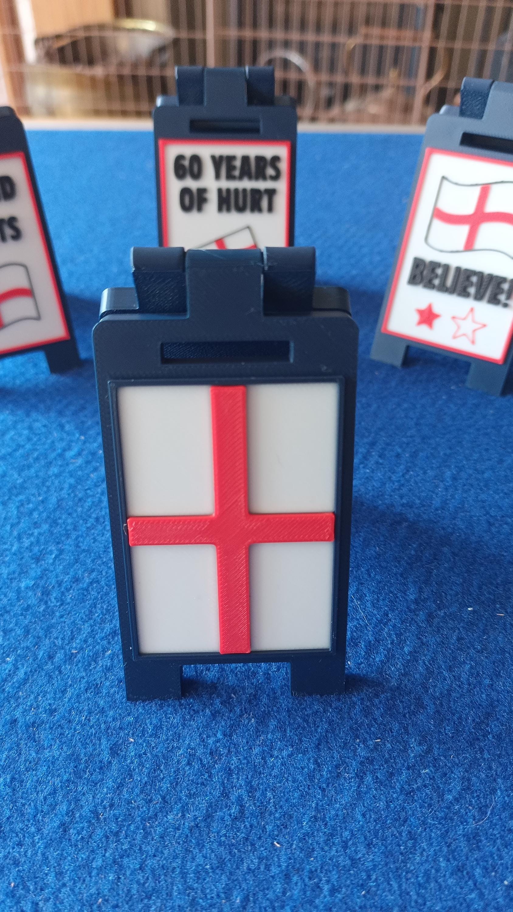 England Football World Cup 26 Mini Floor / Desk Signs 9cm